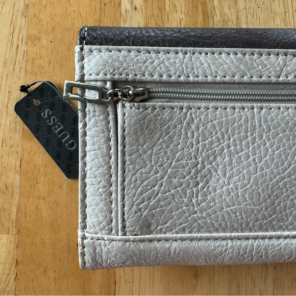 GUESS grey wallet - Picture 8 of 12